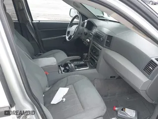2006 Jeep Grand Cherokee Laredo with VIN 1J4GR48K86C315017, listed as a IAAI auction lot 41573109 with 224,127 mi miles. Bid and sale history available at carsss.com. Image 5.