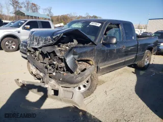 2003 Chevrolet Silverado 1500 LS with VIN 2GCEC19V431290267, listed as a Copart auction lot 84018624 with 240,697 mi miles and Salvage Title. Bid and sale history available at carsss.com. Image 1.