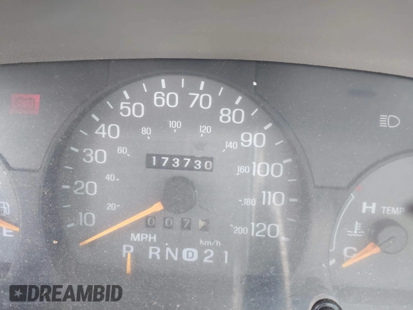 1997 Mercury Grand Marquis LS with VIN 2MELM75W3VX717801, listed as a IAAI auction lot 41920075 with 173,730 mi miles and . Bid and sale history available at DreamBid. Image 15.