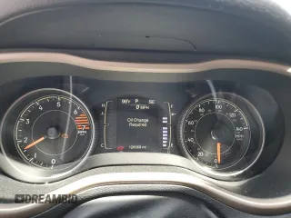 2018 Jeep Cherokee Latitude z VIN 1C4PJLCB9JD587366, wystawiony jako Copart lot #62137485 z przebiegiem 126 069 mil mil oraz Szkoda całkowita • Salvage title. Historia ofert i sprzedaży dostępna na DreamBid. Obrazek 9.