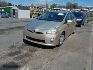 2010 Toyota Prius II with VIN JTDKN3DU5A0030637, listed as a IAAI auction lot 41862123 with 306,877 mi miles. Bid and sale history available at carsss.com. Image 2.