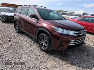 2019 Toyota Highlander LE with VIN 5TDBZRFH1KS957737, listed as a Copart auction lot 54058835 with 112,829 mi miles and Salvage title. Bid and sale history available at DreamBid. Image 14.