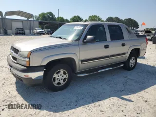 2005 Chevrolet Avalanche LS with VIN 3GNEC12ZX5G238124, listed as a Copart auction lot 53642075 with 304,520 mi miles and Clean Title. Bid and sale history available at carsss.com. Image 1.