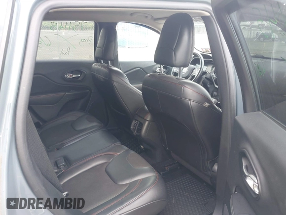 2015 Jeep Cherokee Trailhawk with VIN 1C4PJMBB0FW528421, listed as a IAAI auction lot 42591132 with 166,425 mi miles and . Bid and sale history available at DreamBid. Image 8.