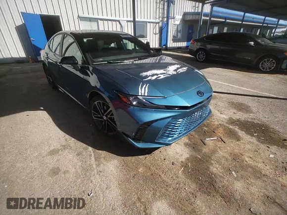 2025 Toyota Camry LE with VIN 4T1DAACK6SU047431, listed as a Copart auction lot 48155575 with 9,008 mi miles and Salvage Title. Bid and sale history available at DreamBid. Image 11.
