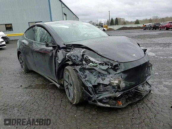 2024 Tesla Model Y Long Range with VIN 7SAYGDEE2RF131085, listed as a Copart auction lot 50171055 with Not Provided miles and Salvage Title. Bid and sale history available at DreamBid. Image 10.