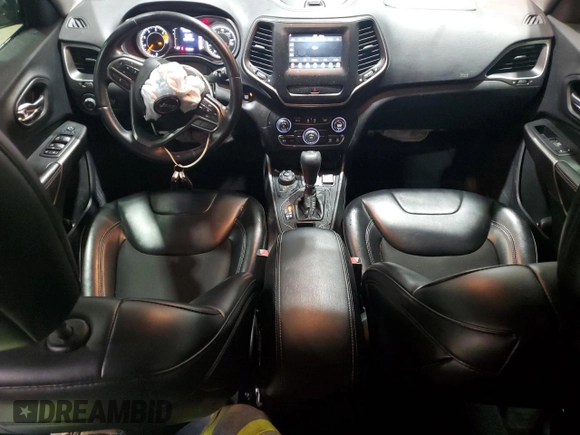 2019 Jeep Cherokee Latitude Plus с VIN 1C4PJMLB5KD198599, выставлен на аукционе Copart как лот 86271604 с пробегом 71 388 миль миль и Списание • Salvage title. История ставок и продаж доступна на DreamBid. Изображение 8.
