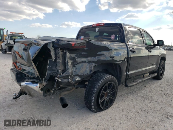 2018 Toyota Tundra 2WD SR5 with VIN 5TFEM5F11JX131082, listed as a Copart auction lot 82617924 with 105,481 mi miles and Salvage Title. Bid and sale history available at carsss.com. Image 3.