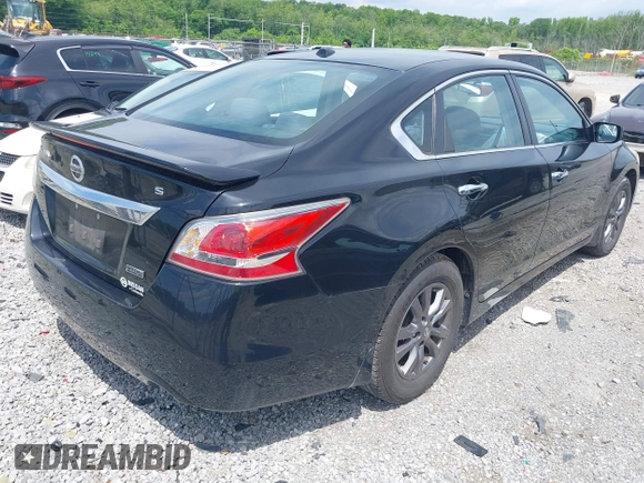 2015 Nissan Altima 2.5 z VIN 1N4AL3AP3FN917153, wystawiony jako IAAI lot #42270994 z przebiegiem 76 018 mil mil oraz . Historia ofert i sprzedaży dostępna na DreamBid. Obrazek 4.