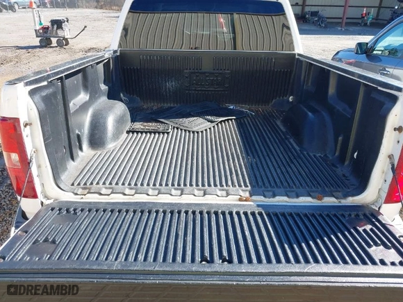 2008 Chevrolet Silverado 1500 LT w/1LT with VIN 3GCEK13J18G236402, listed as a IAAI auction lot 41659037 with 206,368 mi miles. Bid and sale history available at carsss.com. Image 8.