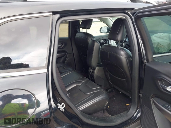 2019 Jeep Cherokee Latitude Plus with VIN 1C4PJLLN4KD119783, listed as a IAAI auction lot 41223282 with 84,917 mi miles. Bid and sale history available at carsss.com. Image 8.