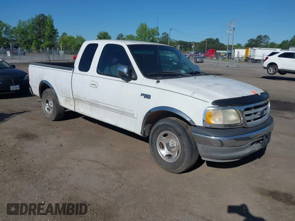 2002 Ford F-150 XL with VIN 1FTRX17272NA51467, listed as a IAAI auction lot 42095907 with 1 mi miles. Bid and sale history available at carsss.com. Image 1.