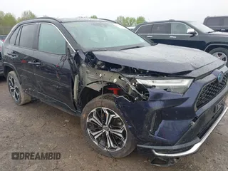 2023 Toyota RAV4 XSE z VIN JTMFB3FV7PD155995, wystawiony jako IAAI lot #42181941 z przebiegiem 39 884 mil mil oraz . Historia ofert i sprzedaży dostępna na DreamBid. Obrazek 1.