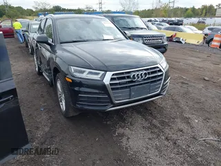 2018 Audi Q5 Prestige with VIN WA1CNAFY0J2020976, listed as a IAAI auction lot 40413153 with 32,294 mi miles. Bid and sale history available at carsss.com. Image 1.