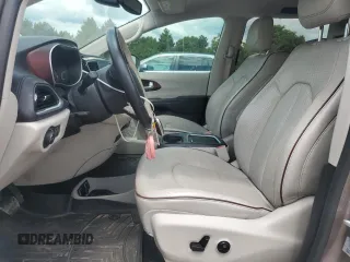 2017 Chrysler Pacifica Limited with VIN 2C4RC1GG3HR616218, listed as a Copart auction lot 58342445 with 53,536 mi miles and Salvage title. Bid and sale history available at DreamBid. Image 7.