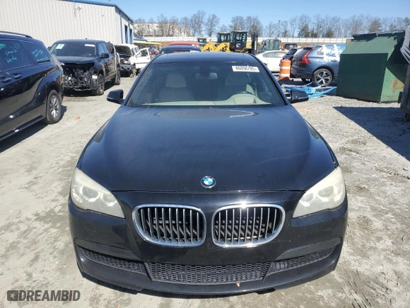 2013 BMW 7 Series 750Li with VIN WBAYE8C53DD132823, listed as a Copart auction lot 46090795 with 199,977 mi miles and Salvage Title. Bid and sale history available at carsss.com. Image 5.