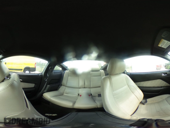 2012 Ford Mustang Premium z VIN 1ZVBP8AMXC5271916, wystawiony jako IAAI lot #42187185 z przebiegiem 103 379 mil mil oraz . Historia ofert i sprzedaży dostępna na DreamBid. Obrazek 18.