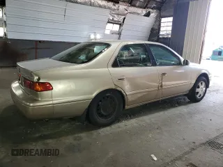 2001 Toyota Camry CE z VIN 4T1BG28K71U783281, wystawiony jako Copart lot #56876585 z przebiegiem 110 735 mil mil oraz Czysty tytuł • Clean title. Historia ofert i sprzedaży dostępna na DreamBid. Obrazek 3.