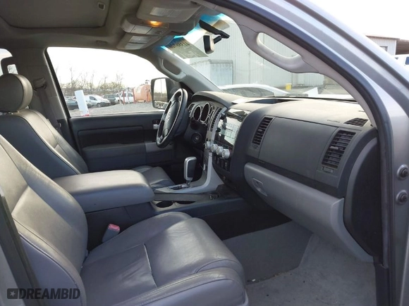 2007 Toyota Tundra LTD with VIN 5TBEV58137S469181, listed as a IAAI auction lot 41386726 with 249,642 mi miles. Bid and sale history available at carsss.com. Image 5.