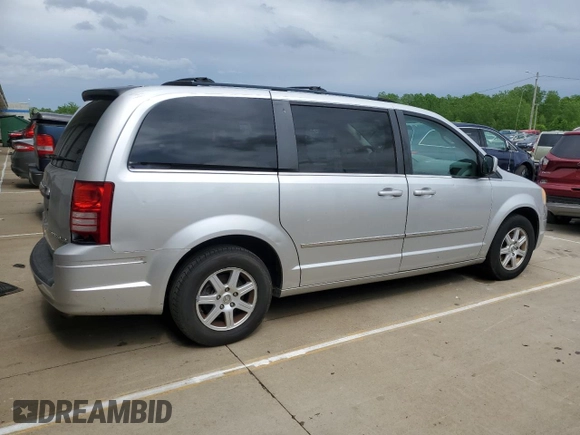 2010 Chrysler Town & Country Touring z VIN 2A4RR5D10AR273535, wystawiony jako Copart lot #54356665 z przebiegiem 238 132 mil mil oraz Szkoda całkowita • Salvage title. Historia ofert i sprzedaży dostępna na DreamBid. Obrazek 3.