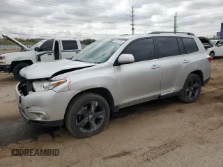 2011 Toyota Highlander z VIN 5TDBK3EH0BS080130, wystawiony jako Copart lot #54267585 z przebiegiem 95 731 mil mil oraz Szkoda całkowita • Salvage title. Historia ofert i sprzedaży dostępna na DreamBid. Obrazek 1.