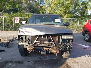 2001 Chevrolet Tahoe LS with VIN 1GNEC13T11R182692, listed as a IAAI auction lot 41511354 with 293,614 mi miles and . Bid and sale history available at DreamBid. Image 6.