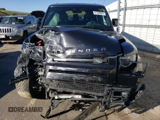 2023 Land Rover Defender X z VIN SALEXEEU2P2132064, wystawiony jako Copart lot #67390924 z przebiegiem 14 946 mil mil oraz Szkoda całkowita • Salvage title. Historia ofert i sprzedaży dostępna na DreamBid. Obrazek 5.