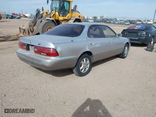 1996 Lexus ES 300 with VIN JT8BF12G6T0185262, listed as a IAAI auction lot 41526181 with 1 mi miles. Bid and sale history available at carsss.com. Image 4.