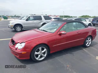 2005 Mercedes-Benz CLK 320 z VIN WDBTK65G05T040423, wystawiony jako IAAI lot #42645524 z przebiegiem 87 894 mil mil oraz . Historia ofert i sprzedaży dostępna na DreamBid. Obrazek 2.