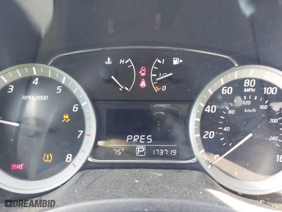 2014 Nissan Sentra SR with VIN 3N1AB7AP4EY249047, listed as a IAAI auction lot 41950410 with 173,719 mi miles. Bid and sale history available at carsss.com. Image 7.