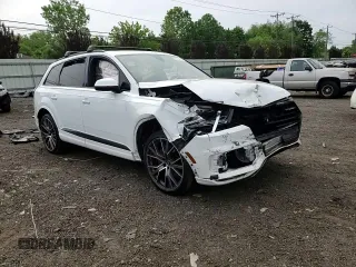 2019 Audi Q7 Prestige with VIN WA1VAAF76KD033457, listed as a Copart auction lot 58704735 with 57,297 mi miles and Salvage title. Bid and sale history available at DreamBid. Image 14.