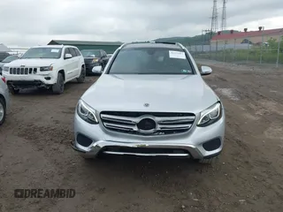 2017 Mercedes-Benz GLC 300 z VIN WDC0G4KB8HV010270, wystawiony jako IAAI lot #42355607 z przebiegiem 61 327 mil mil oraz . Historia ofert i sprzedaży dostępna na DreamBid. Obrazek 12.