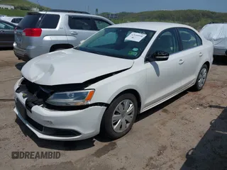 2013 Volkswagen Jetta SE with VIN 3VWDP7AJ2DM368385, listed as a IAAI auction lot 42144936 with 105,621 mi miles and . Bid and sale history available at DreamBid. Image 19.