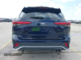 2022 Toyota Highlander XSE z VIN 5TDLZRAHXNS132750, wystawiony jako IAAI lot #42041166 z przebiegiem 39 793 mil mil oraz . Historia ofert i sprzedaży dostępna na DreamBid. Obrazek 17.