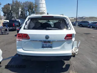 2018 Volkswagen Atlas SE with VIN 1V2DR2CA3JC580575, listed as a IAAI auction lot 41939880 with 66,526 mi miles and . Bid and sale history available at DreamBid. Image 17.