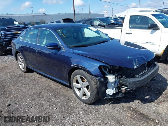 2013 Volkswagen Passat SE w/Sunroof & Nav with VIN 1VWBP7A30DC074235, listed as a IAAI auction lot 41967875 with 153,803 mi miles. Bid and sale history available at carsss.com. Image 1.