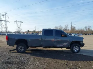 2008 GMC Sierra 3500HD SRW SLT z VIN 1GTHK33698F206358, wystawiony jako IAAI lot #41395304 z przebiegiem 280 645 mil mil oraz . Historia ofert i sprzedaży dostępna na DreamBid. Obrazek 13.