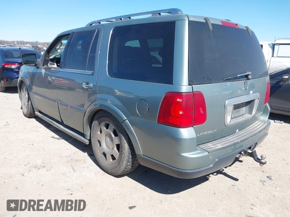 2006 Lincoln Navigator Luxury with VIN 5LMFU28586LJ12930, listed as a IAAI auction lot 41735286 with 168,480 mi miles. Bid and sale history available at carsss.com. Image 3.