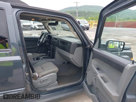 2006 Jeep Commander with VIN 1J8HG48K76C318211, listed as a IAAI auction lot 42283615 with 159,470 mi miles and . Bid and sale history available at DreamBid. Image 5.