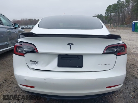 2021 Tesla Model 3 Long Range z VIN 5YJ3E1EB9MF014985, wystawiony jako IAAI lot #41672208 z przebiegiem 52 222 mil mil oraz . Historia ofert i sprzedaży dostępna na DreamBid. Obrazek 16.