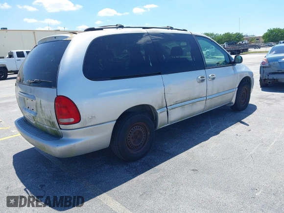2000 Chrysler Town & Country LX с VIN 1C4GP44G2YB633690, выставлен на аукционе IAAI как лот 42025934 с пробегом Не указан миль и . История ставок и продаж доступна на DreamBid. Изображение 4.