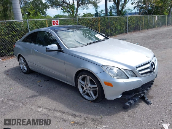 2013 Mercedes-Benz E 350 with VIN WDDKJ5KB3DF199684, listed as a IAAI auction lot 42160900 with 134,811 mi miles and . Bid and sale history available at DreamBid. Image 1.