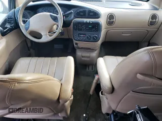 1998 Dodge Caravan LE z VIN 1B4GP54L1WB720025, wystawiony jako Copart lot #47730365 z przebiegiem 88 231 mil mil oraz Czysty tytuł • Clean title. Historia ofert i sprzedaży dostępna na DreamBid. Obrazek 8.