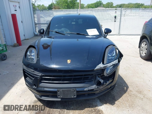2022 Porsche Macan with VIN WP1AA2A51NLB05822, listed as a IAAI auction lot 39567077 with 54,527 mi miles. Bid and sale history available at carsss.com. Image 12.
