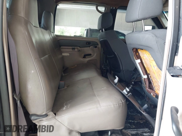 2003 Chevrolet Avalanche with VIN 3GNEC13T43G298570, listed as a IAAI auction lot 42227822 with 241,868 mi miles and . Bid and sale history available at DreamBid. Image 8.
