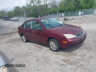 2007 Ford Focus S with VIN 1FAFP34N17W250308, listed as a IAAI auction lot 42164002 with 160,574 mi miles and . Bid and sale history available at carsss.com. Image 1.