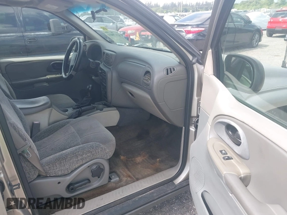 2003 Chevrolet TrailBlazer LS with VIN 1GNDT13SX32367807, listed as a IAAI auction lot 42070031 with 162,966 mi miles and . Bid and sale history available at DreamBid. Image 5.
