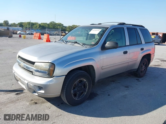 2006 Chevrolet TrailBlazer LS with VIN 1GNDT13S762231896, listed as a IAAI auction lot 40548299 with 229,861 mi miles and . Bid and sale history available at DreamBid. Image 2.