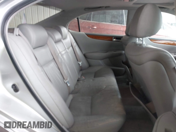 2005 Lexus ES 330 with VIN JTHBA30GX55084129, listed as a IAAI auction lot 42067706 with 201,831 mi miles. Bid and sale history available at carsss.com. Image 8.