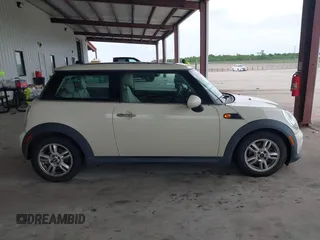 2011 MINI Hardtop with VIN WMWSU3C52BT091664, listed as a IAAI auction lot 42427367 with 110,488 mi miles and . Bid and sale history available at DreamBid. Image 13.